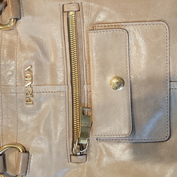 Authentic Prada leather bag - Picture 7 of 11